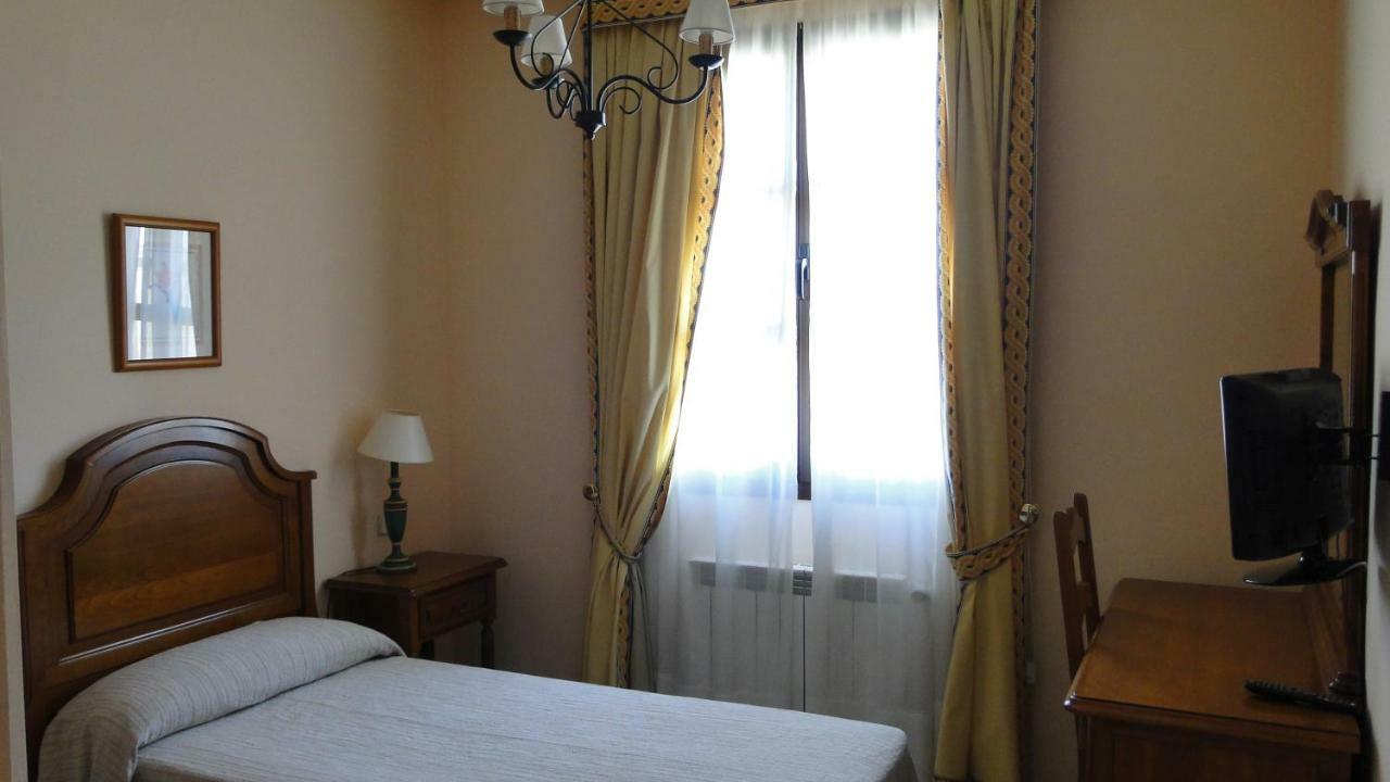 Hostal Las Paneras Ávila Екстериор снимка